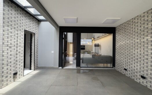 Casa pronta, decorada e com rooftop com spa no Residencial Piemonte — Bragança Paulista | R$ 850 mil