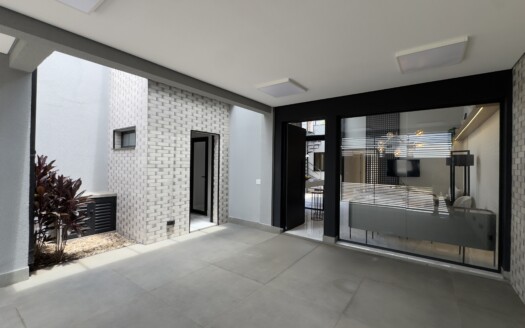 Casa pronta, decorada e com rooftop com spa no Residencial Piemonte — Bragança Paulista | R$ 850 mil